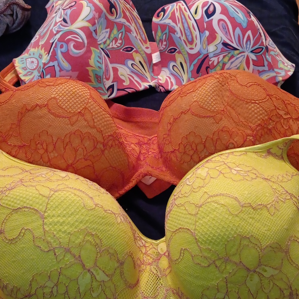 3 cacique bras 2 size 40ddd, 1 size  44ddd